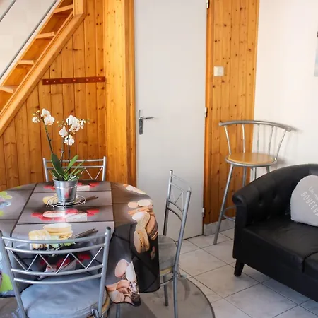 Maison Charmante - + Parking Prázdninový dům